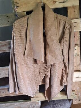 Women’s Textured Open-Front Leather Jacket in Tan